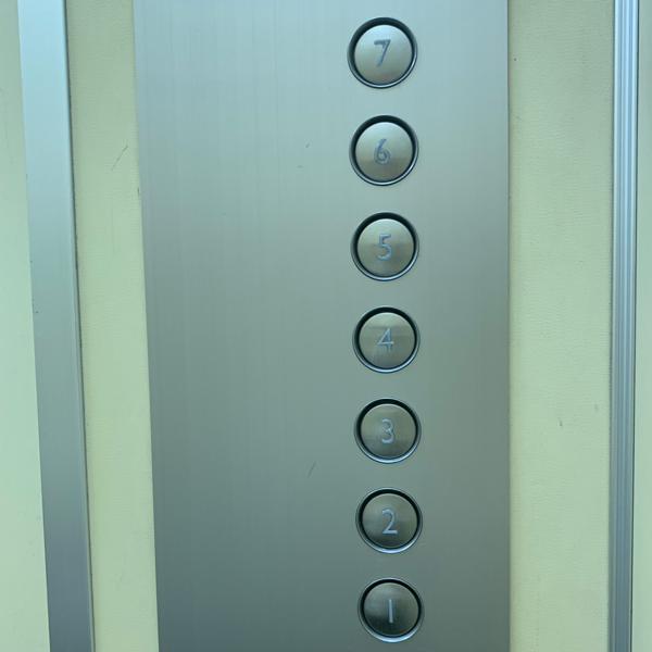 渋谷女子学生ハイツのセキュリティー　エレベーター